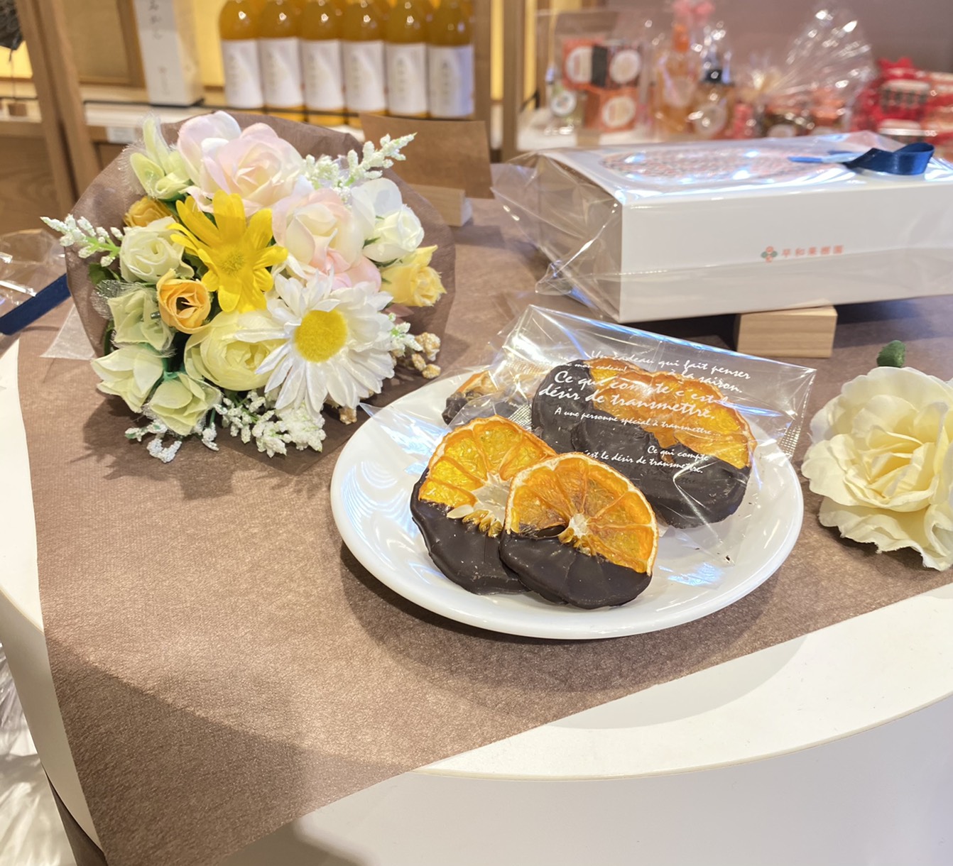 早和果樹園本社店でもドライフルーツのチョコがけを販売中♪ | 紀州