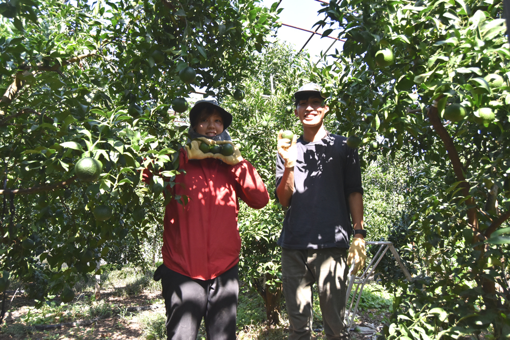 生産部3年目宮崎さんと生産部6年目古田さん